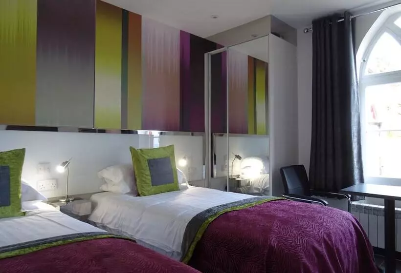 Hotel Undercliff Guest House