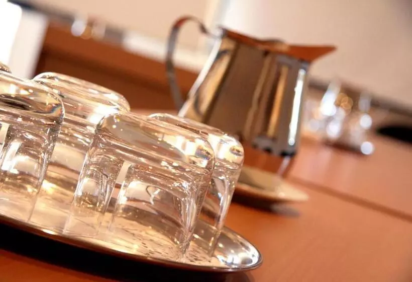 مُتل Harbour City Motor Inn & Conference