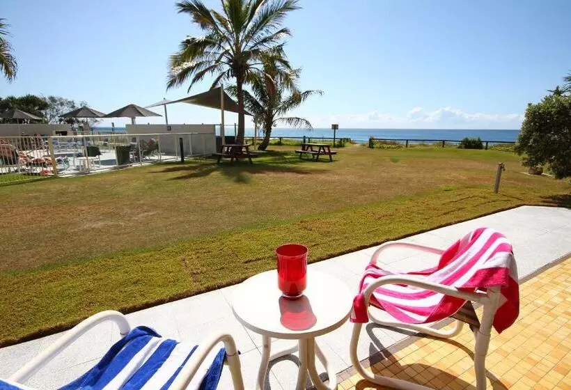 Sentosa At Tugun Beachfront Holiday Home