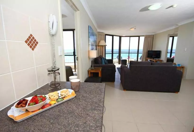 Sentosa At Tugun Beachfront Holiday Home