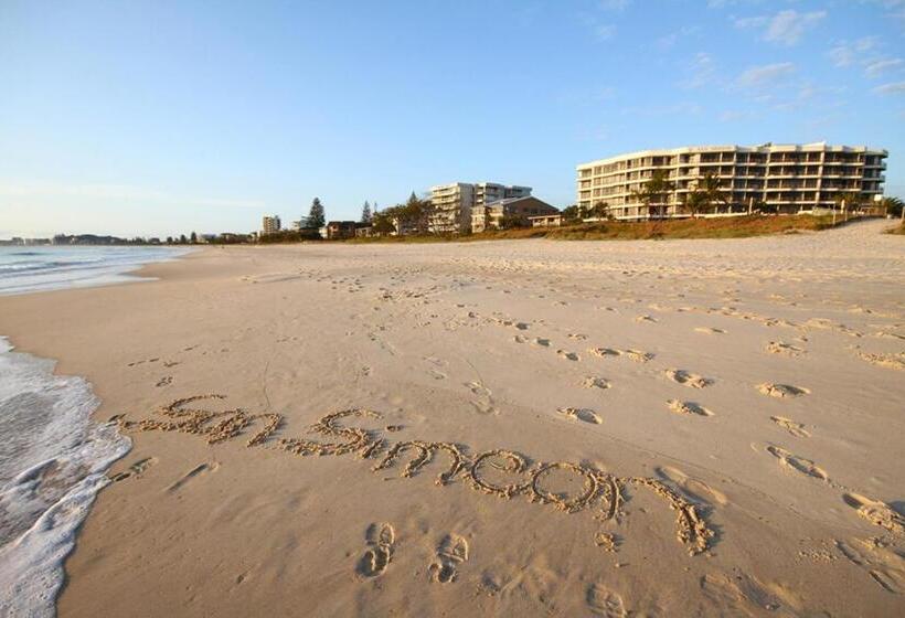 Sentosa At Tugun Beachfront Holiday Home