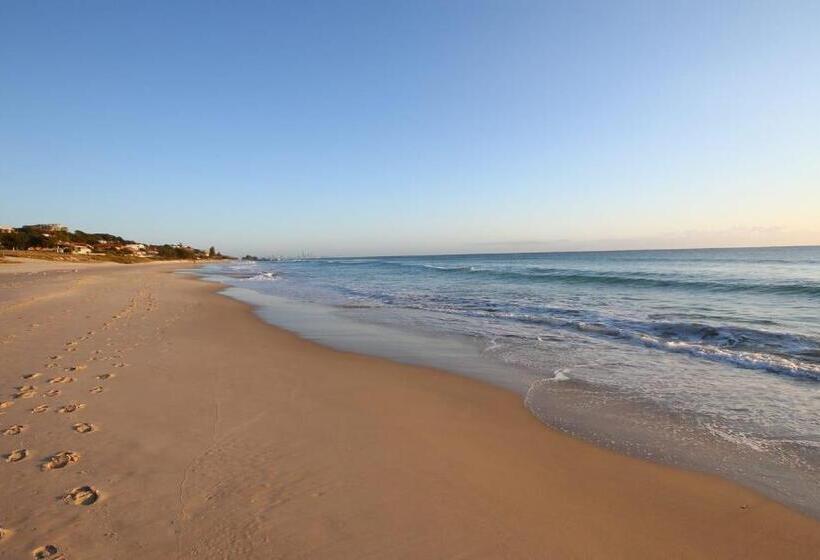 Sentosa At Tugun Beachfront Holiday Home