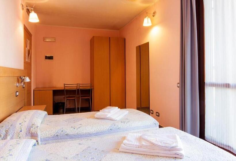 ホテル Albergo Verdi