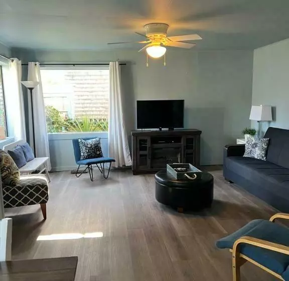 Hotelli Guesthouse Cannon Beach