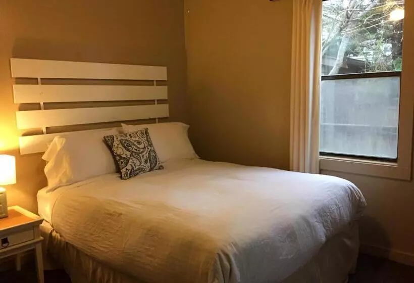 Hotelli Guesthouse Cannon Beach