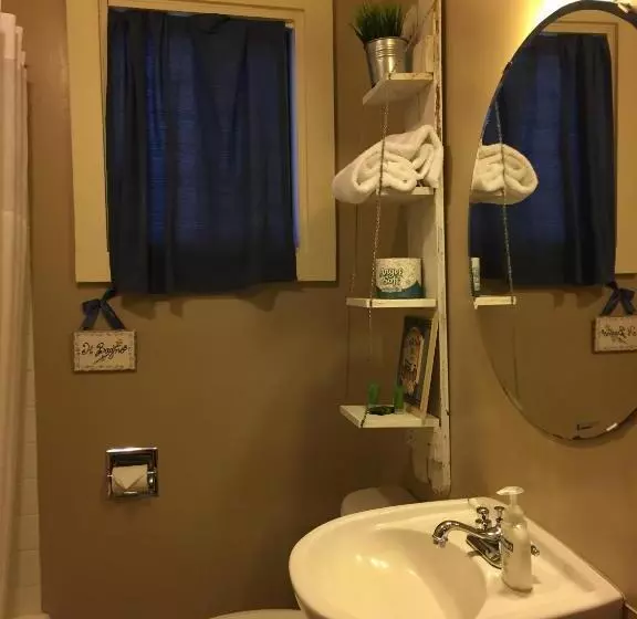 Hotelli Guesthouse Cannon Beach