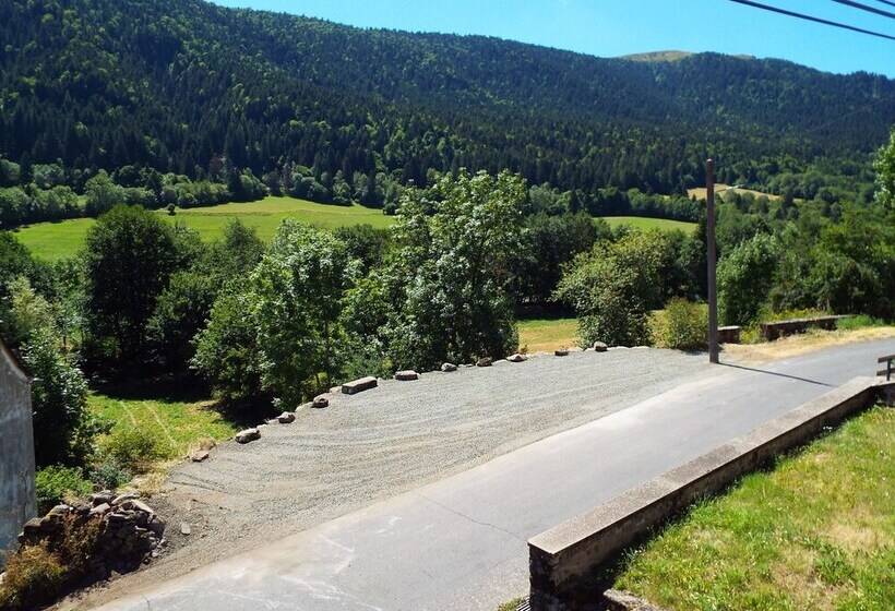 ペンション Au Coeur Du Volcantal