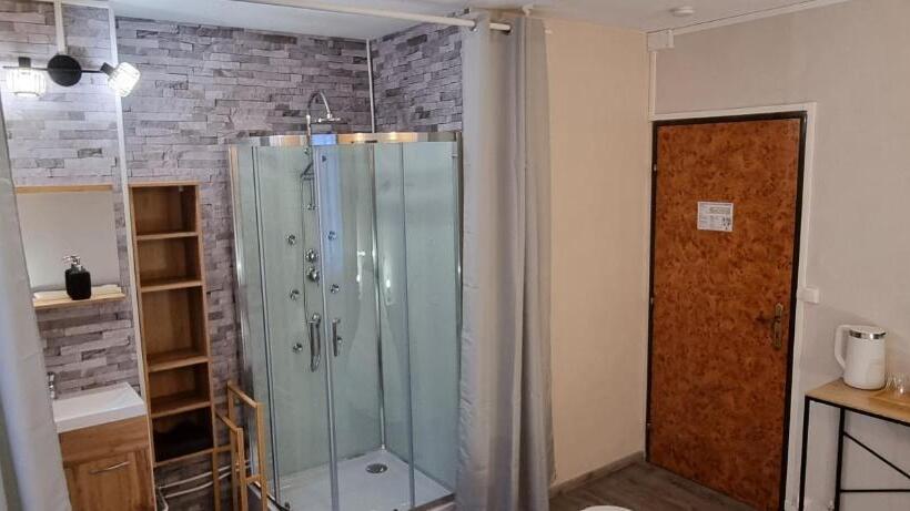 ペンション Au Coeur Du Volcantal