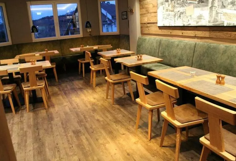 Retkeilymaja Gasthaus Waldschlosschen