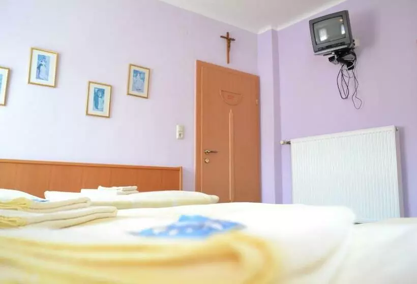 ユースホステル Gasthof Redl