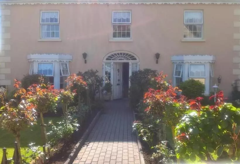 Annalee House B&b