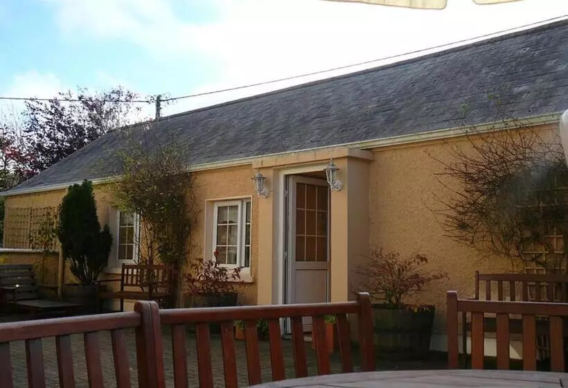 Annalee House B&b