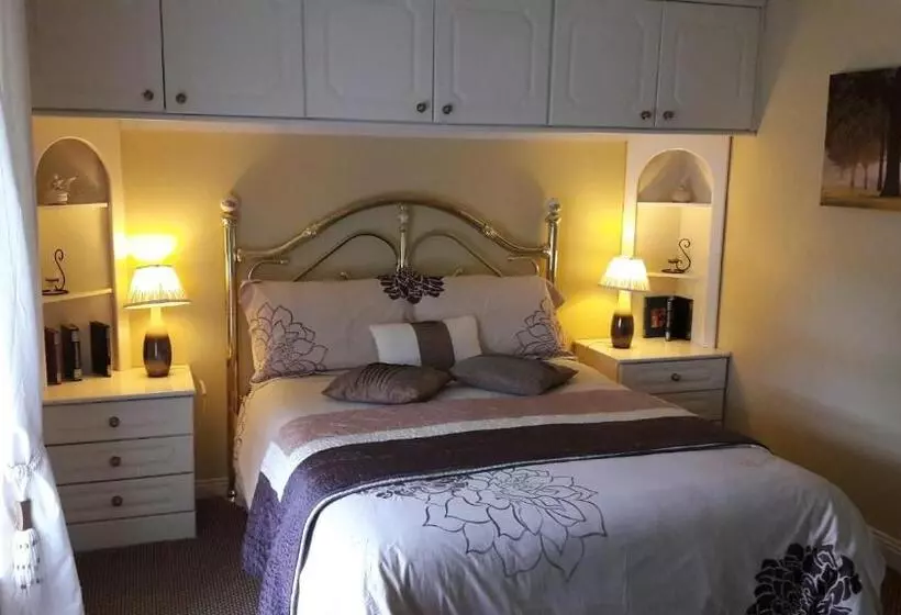 Annalee House B&b