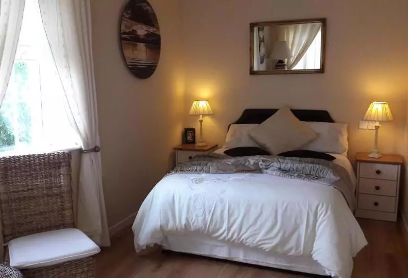 Annalee House B&b