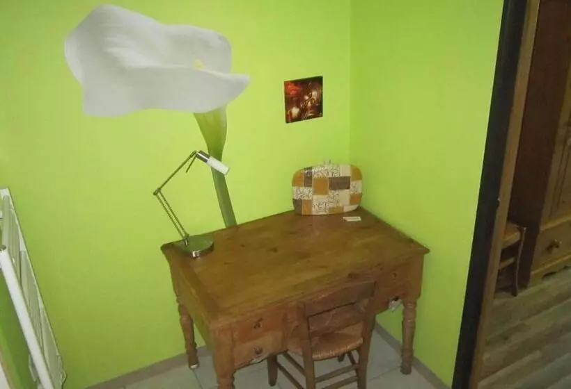 ベッドアンドブレックファースト Au Chardon Bleu