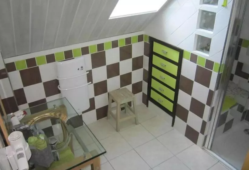 ベッドアンドブレックファースト Au Chardon Bleu