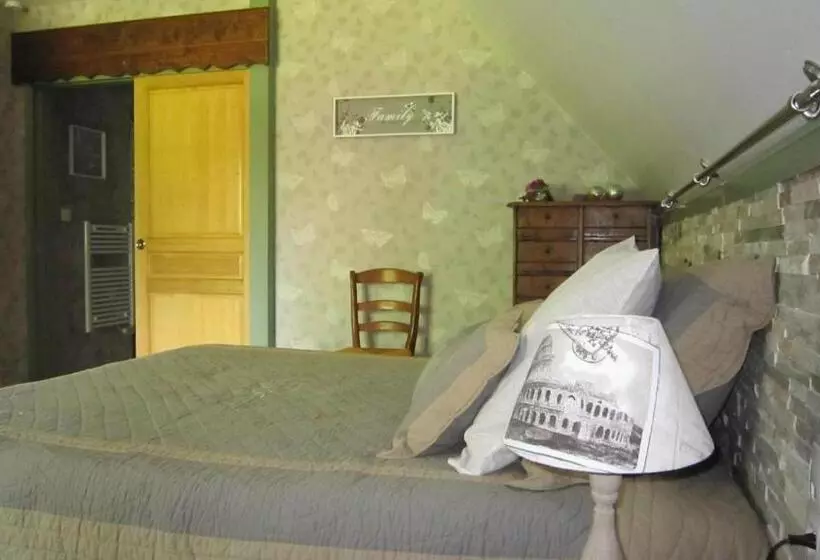 ベッドアンドブレックファースト Au Chardon Bleu