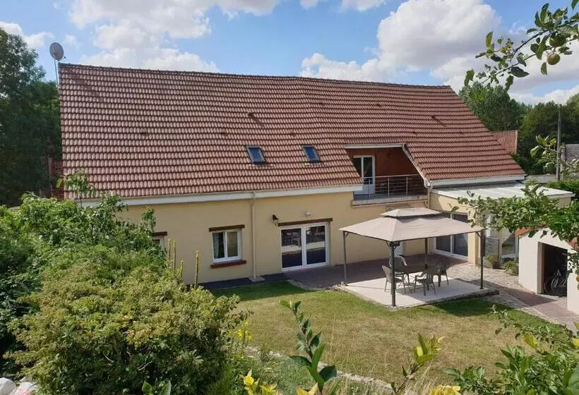 ベッドアンドブレックファースト Au Chardon Bleu