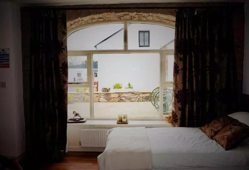 Aamiaismajoitus (B&B) Cartron House