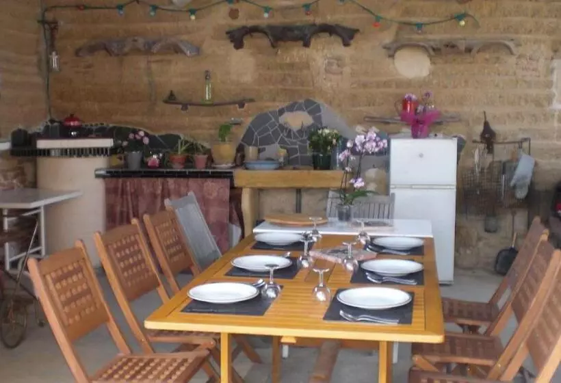 Aamiaismajoitus (B&B) Chambres D Hôtes De La Colline