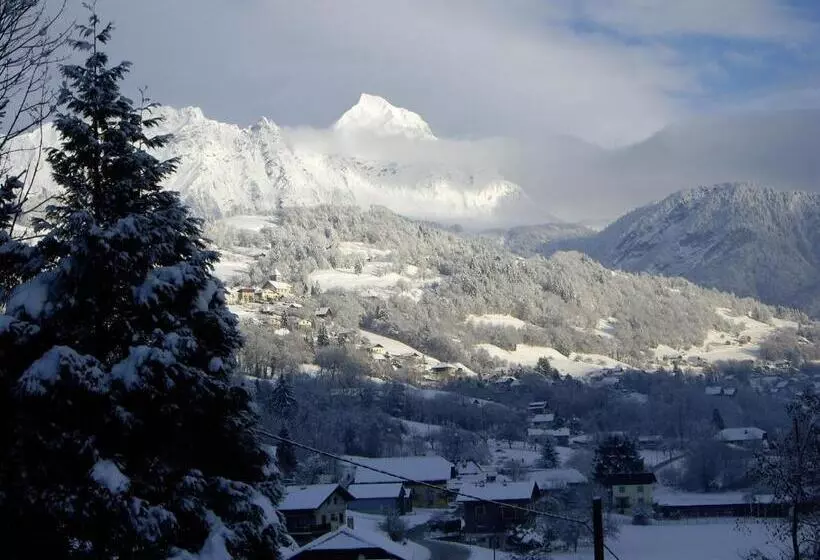 ベッドアンドブレックファースト Chambres D Hôtes Les Pierres Taillées