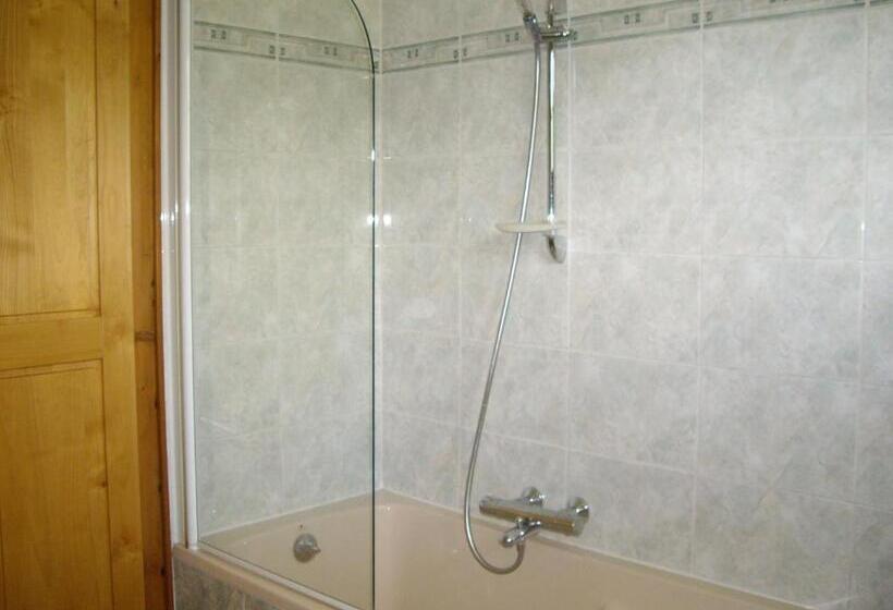 住宿加早餐  Chambres D Hôtes Les Pierres Taillées