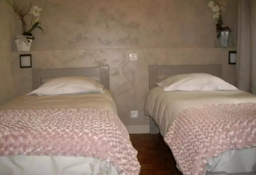 ベッドアンドブレックファースト Chambres D Hôtes Les Pierres Taillées