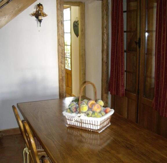 住宿加早餐  Chambres D Hôtes Les Pierres Taillées