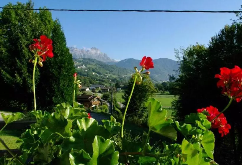 ベッドアンドブレックファースト Chambres D Hôtes Les Pierres Taillées