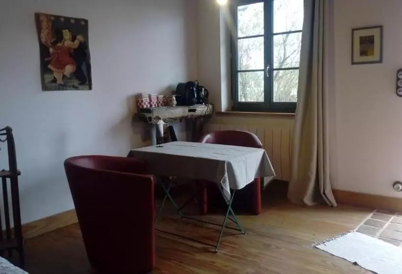 ベッドアンドブレックファースト Chezlesgoyp