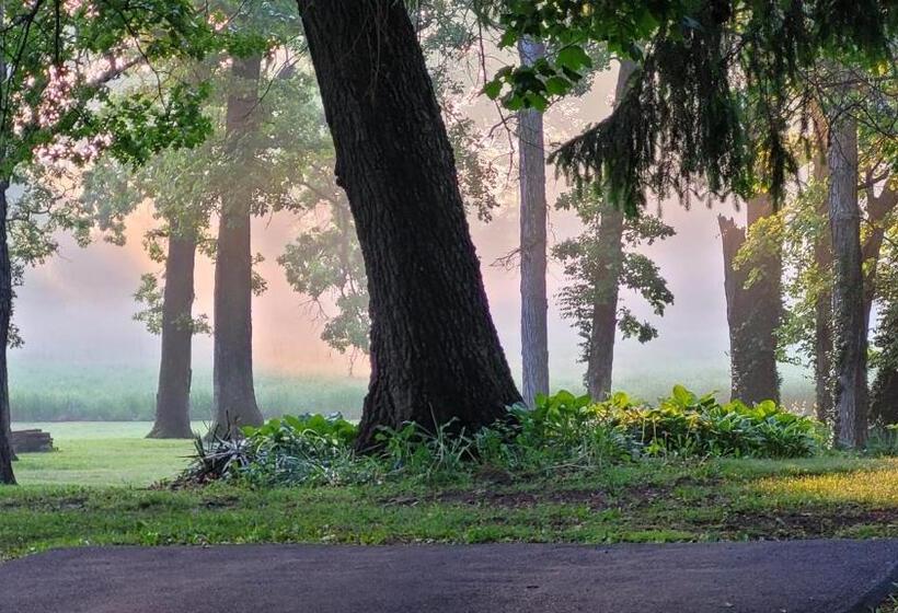 민박 Harmony Inn, Huntley Illinois