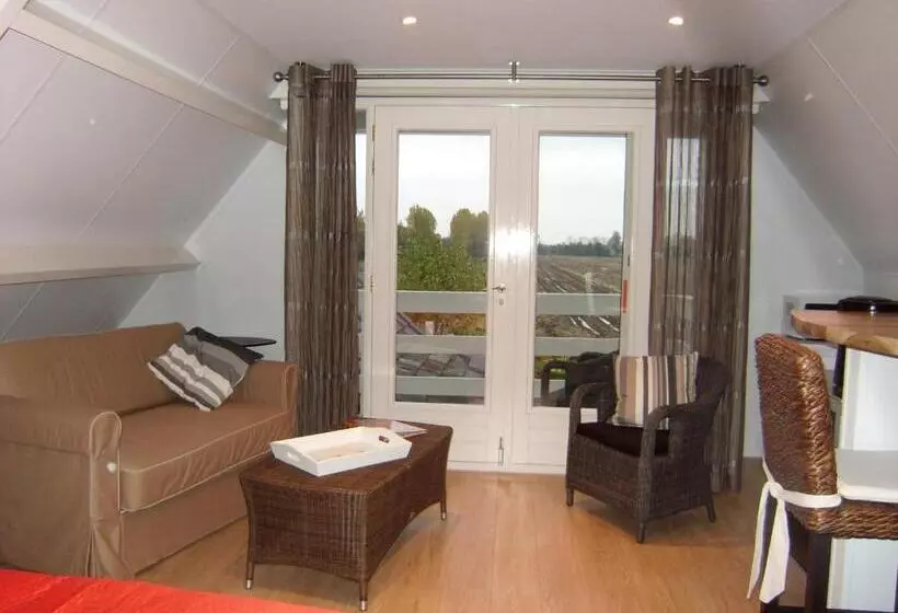 Aamiaismajoitus (B&B) In De Wolken