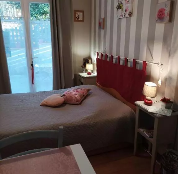 Aamiaismajoitus (B&B) Le Nid De Mésanges