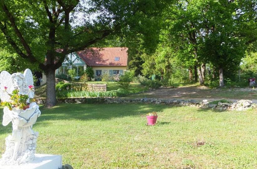 ベッドアンドブレックファースト Le Nid De Mésanges