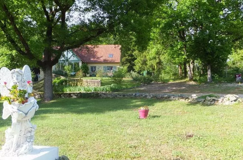 Aamiaismajoitus (B&B) Le Nid De Mésanges