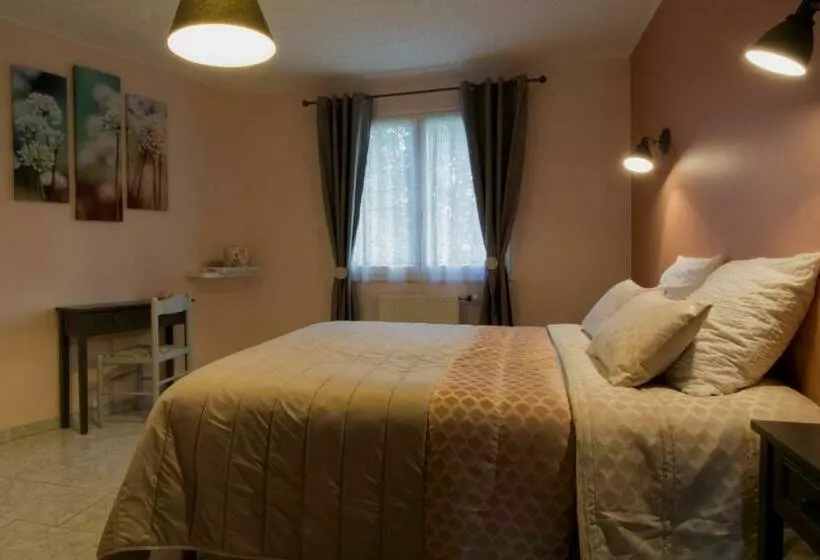 ベッドアンドブレックファースト Les Rendzines