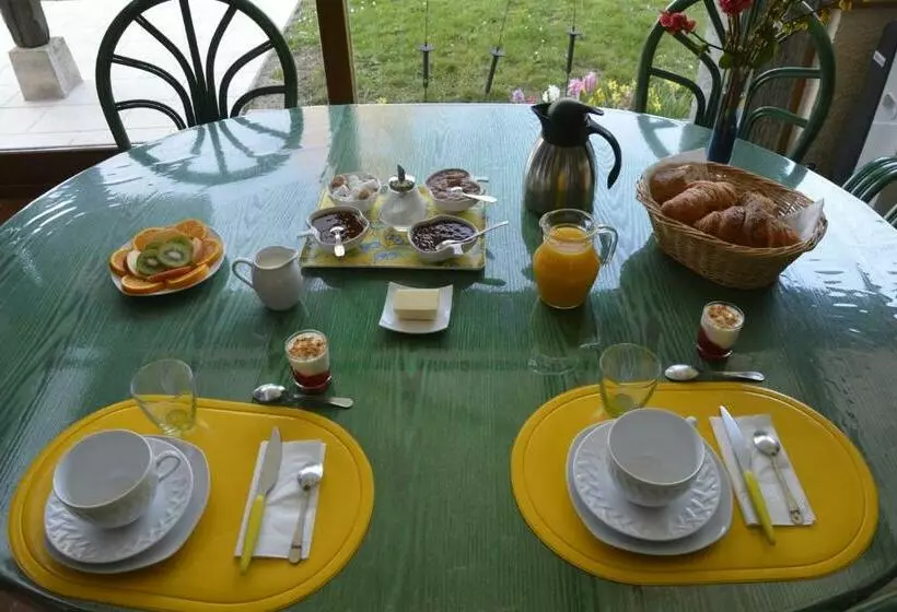 ベッドアンドブレックファースト Les Rendzines