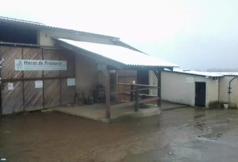 Hotelli Gite De Prejeurin