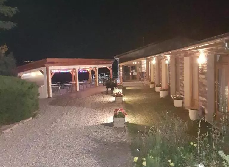 Hotelli Gite De Prejeurin