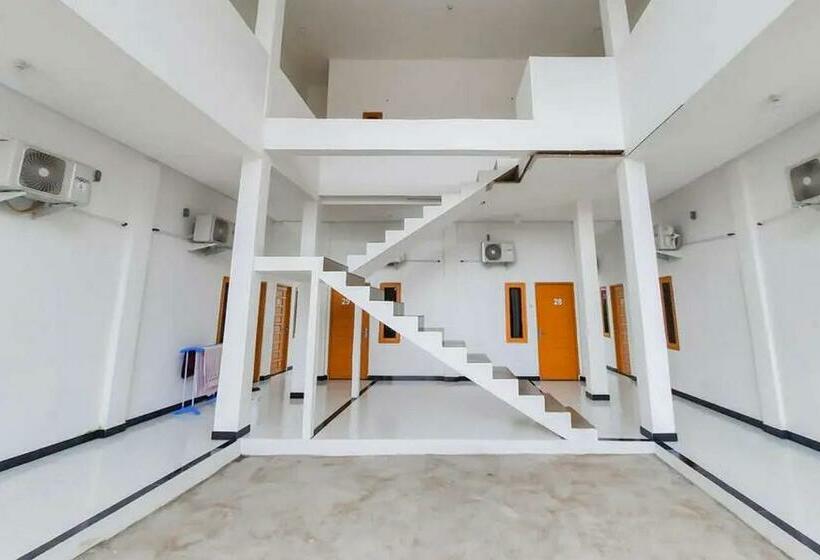 Hotel Reddoorz At Permana Homestay Near Supadio Airport Pontianak