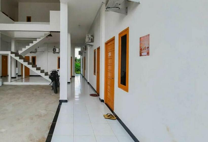 Hotel Reddoorz At Permana Homestay Near Supadio Airport Pontianak