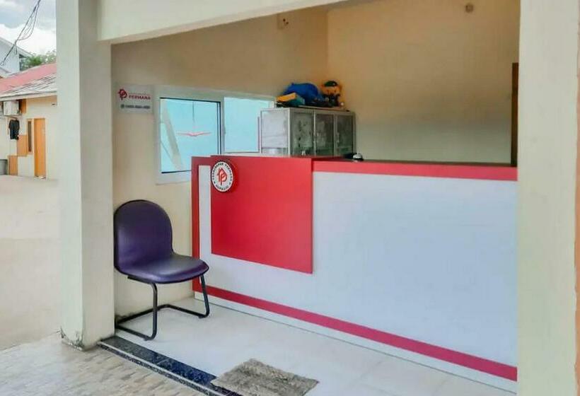 Hotel Reddoorz At Permana Homestay Near Supadio Airport Pontianak