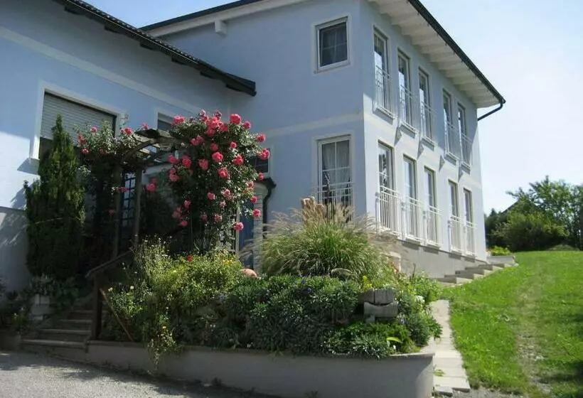 ペンション Gästehaus Zieserl