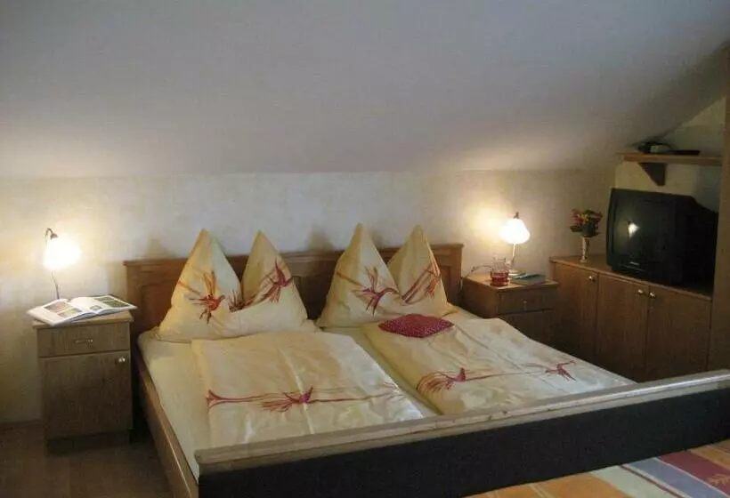 ペンション Gästehaus Zieserl