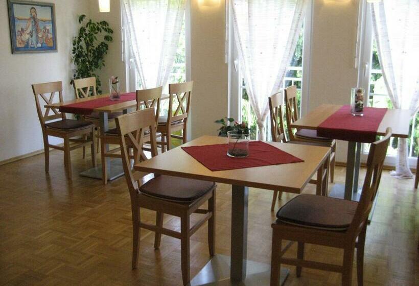 بنسيون Gästehaus Zieserl