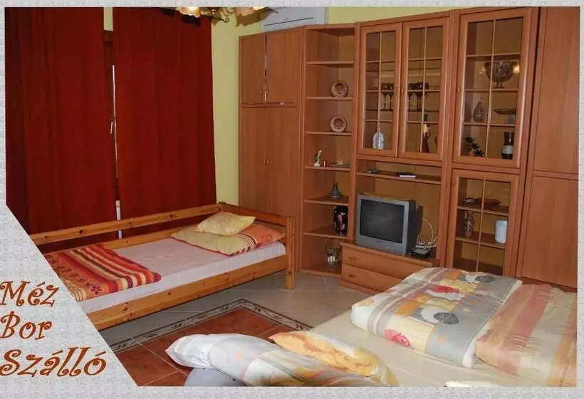 Majatalo Méz Bor Szálló