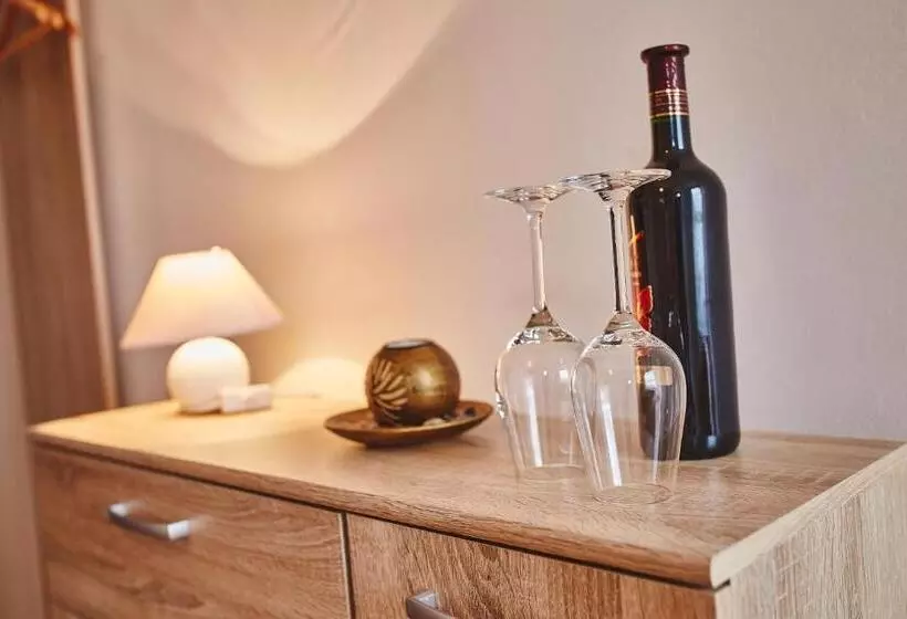 Majatalo Penzión Music