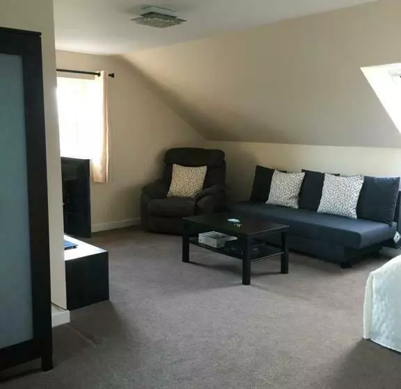 Majatalo Runa Guest House