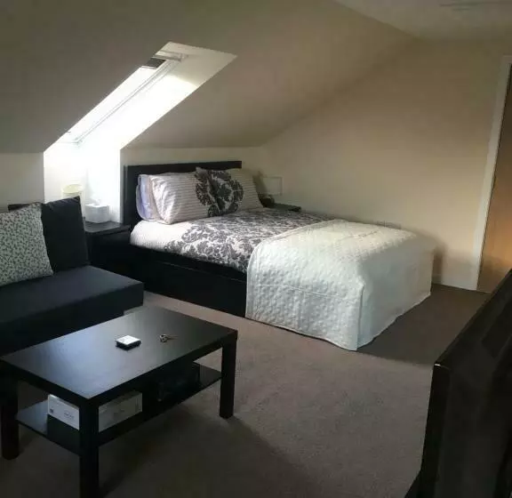 Majatalo Runa Guest House