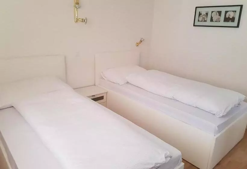 ユースホステル Restaurant Edelweiss